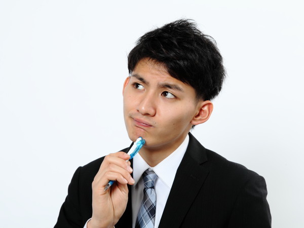 若白髪が生えてたら、はげないのは本当?